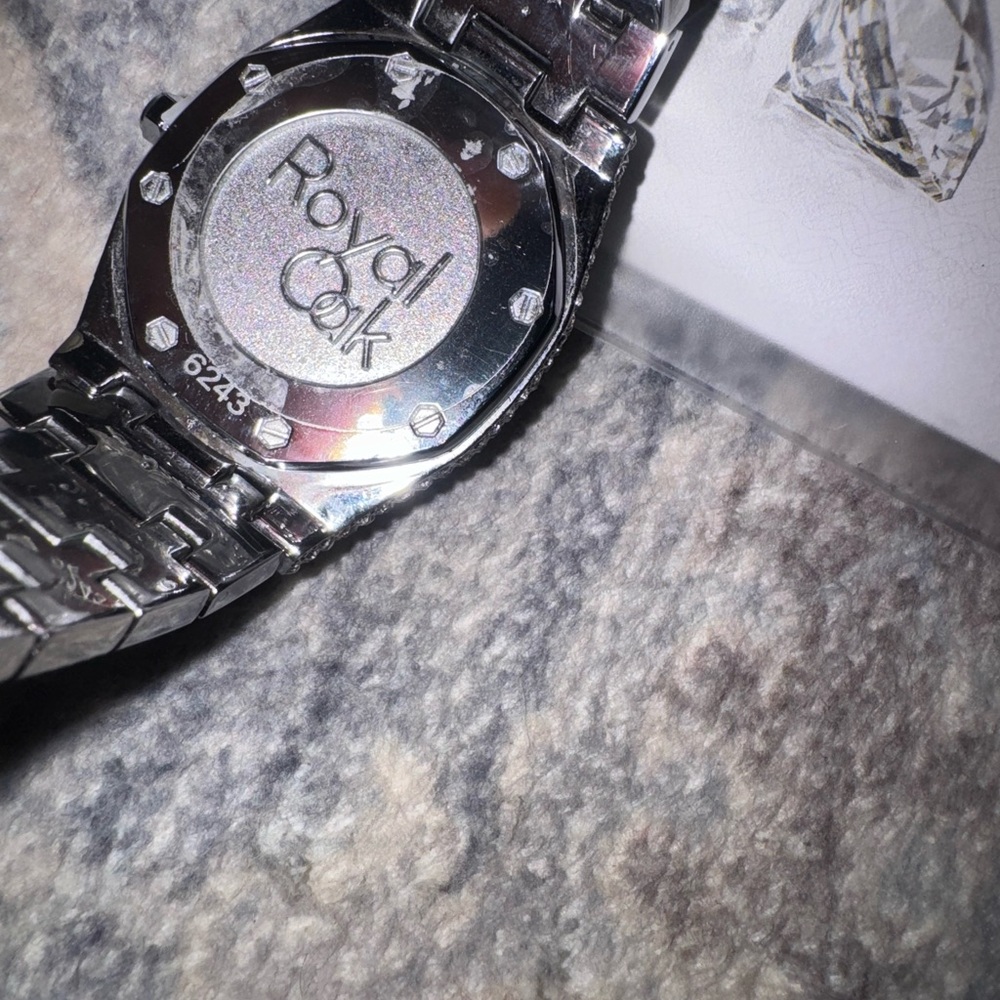 Audemars Piguet Silver Luxury Timepiece - Picture 6 of 8